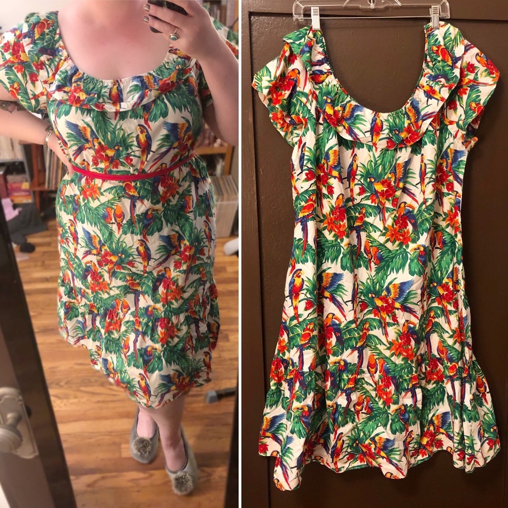 Vintage Hilo Hattie Hawaiian Parrot Print Dress